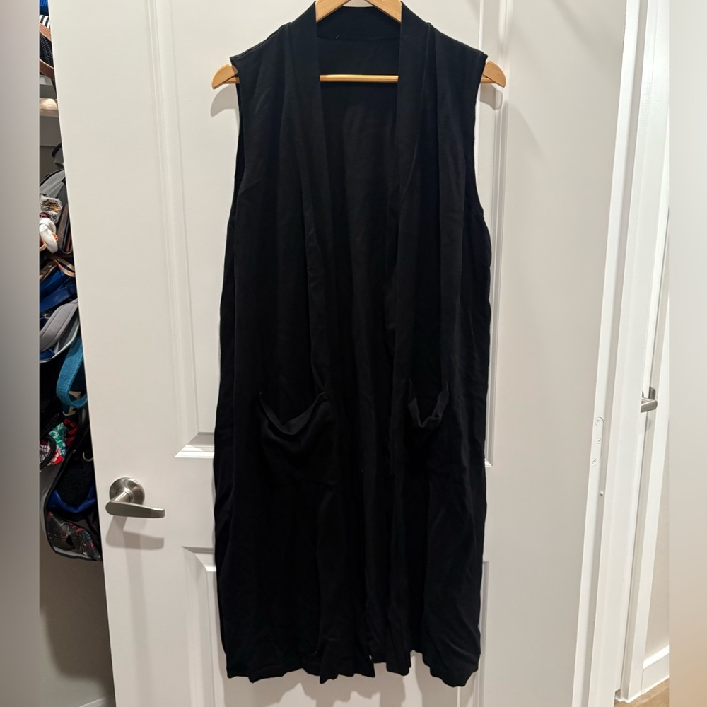 Black Sleeveless Open Front Vest